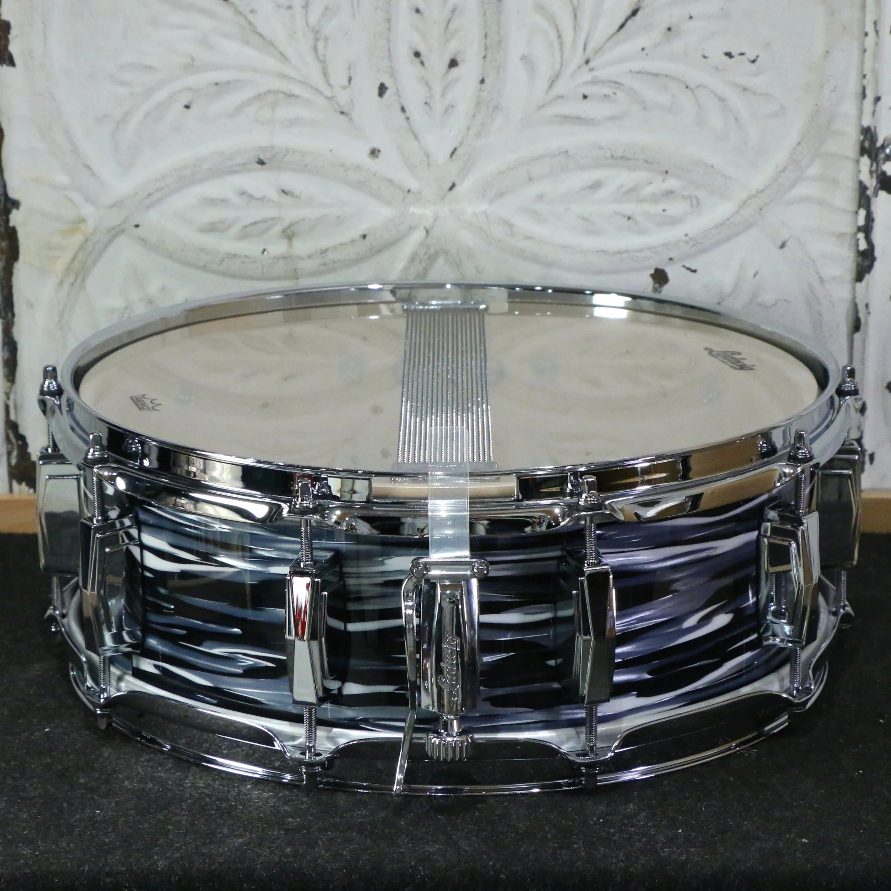 Ludwig Classic Maple Snare Drum 14X5.5in - Black Oyster - Image 2