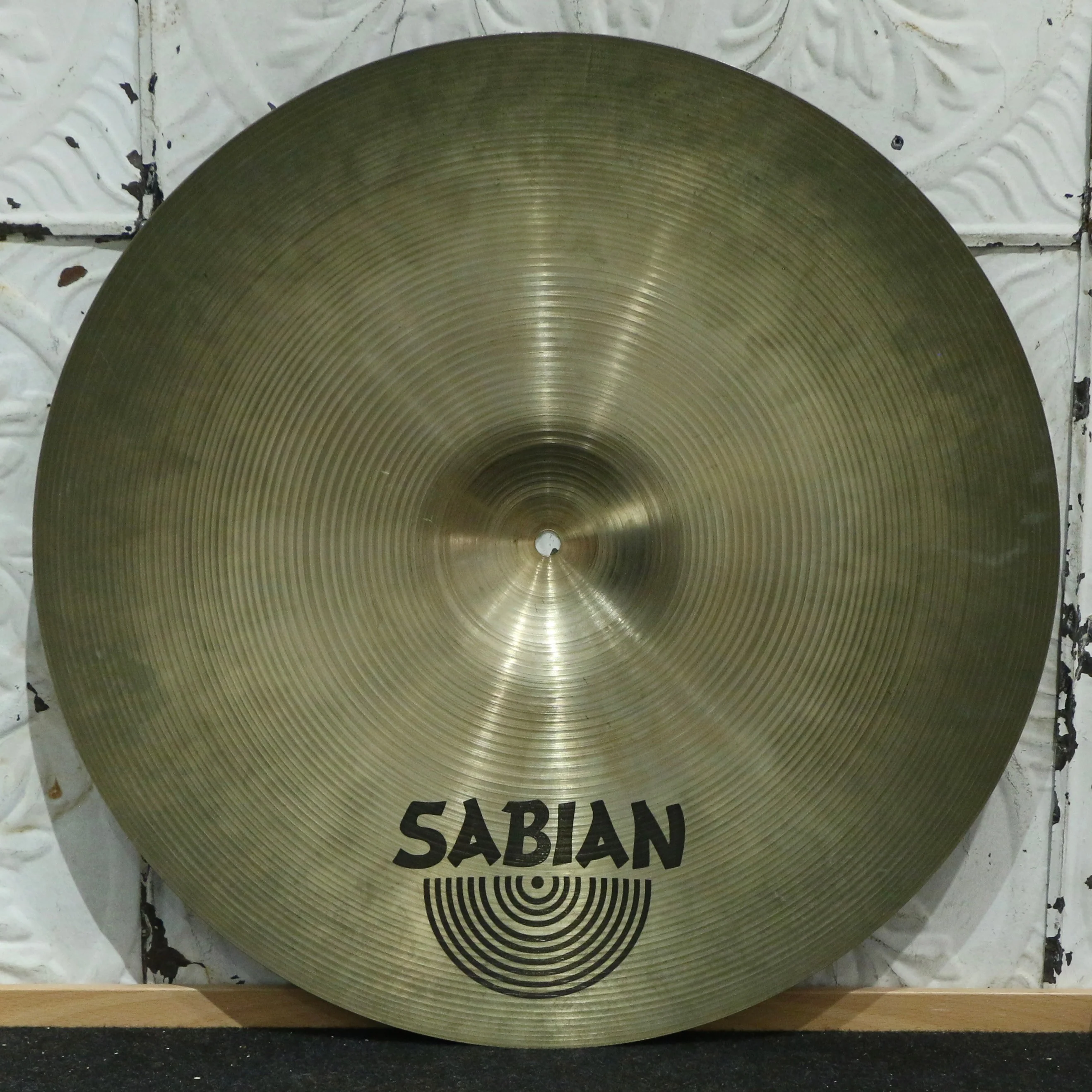 Used Sabian AA Medium Ride Cymbal 20in (2422g) - Image 2