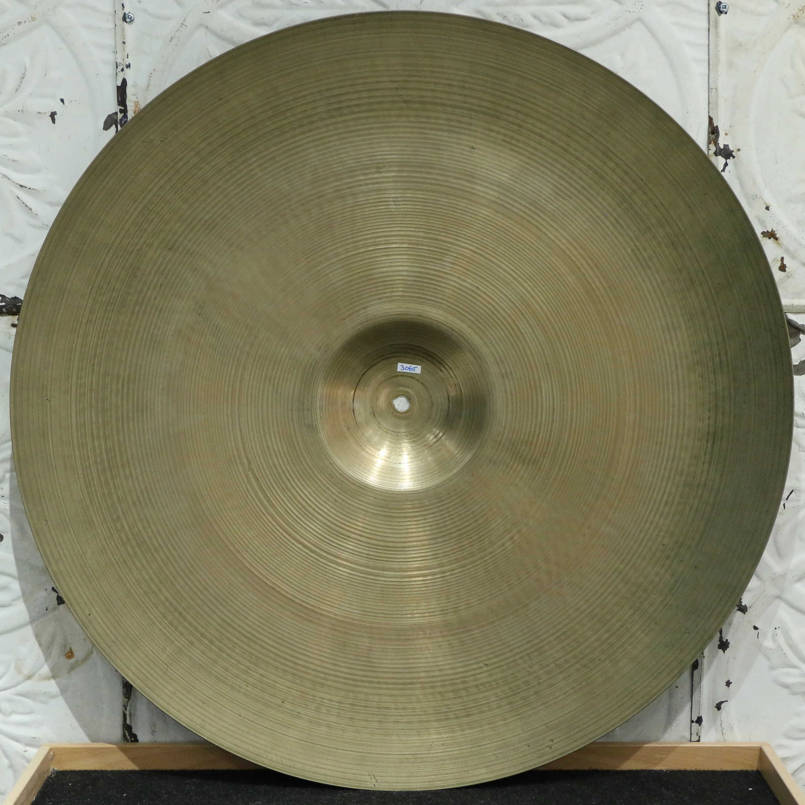 Used Zildjian Avedis USA 50's Hollow Ride Cymbal 24in (3056g) - Image 3