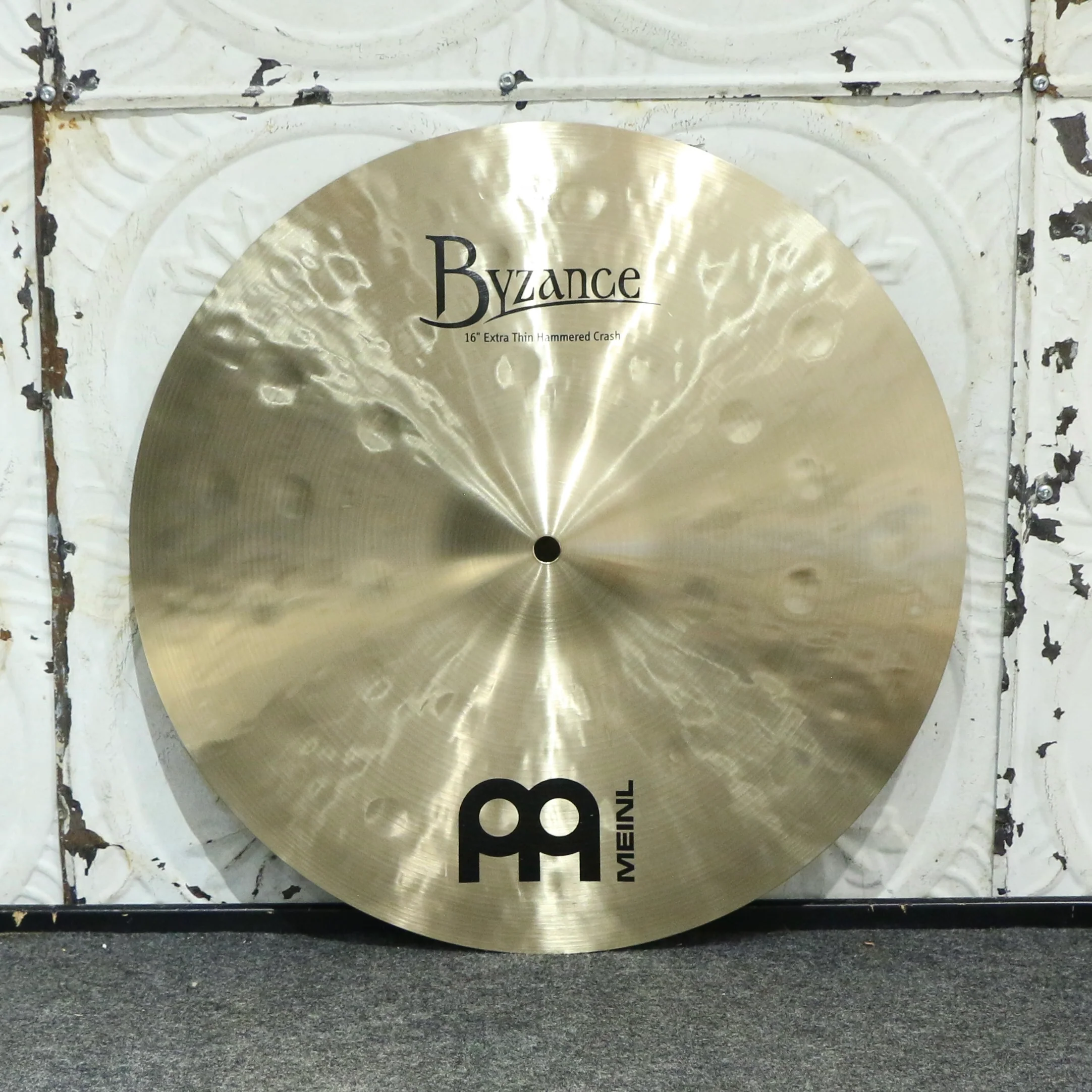 Meinl Byzance Traditional Extra Thin Hammered Crash Cymbal 16in (1105g)