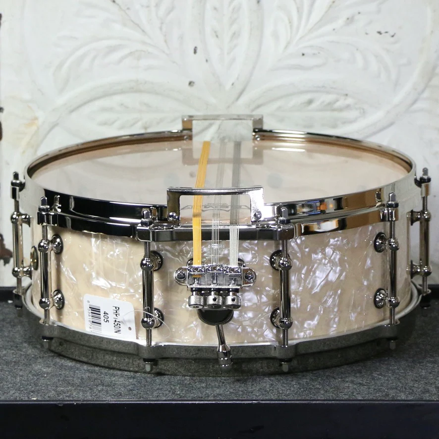 Pearl Philharmonic Series Concert Snare Durm 8-ply Maple 14X5in - Nicotine White Marine Pearl - Image 3