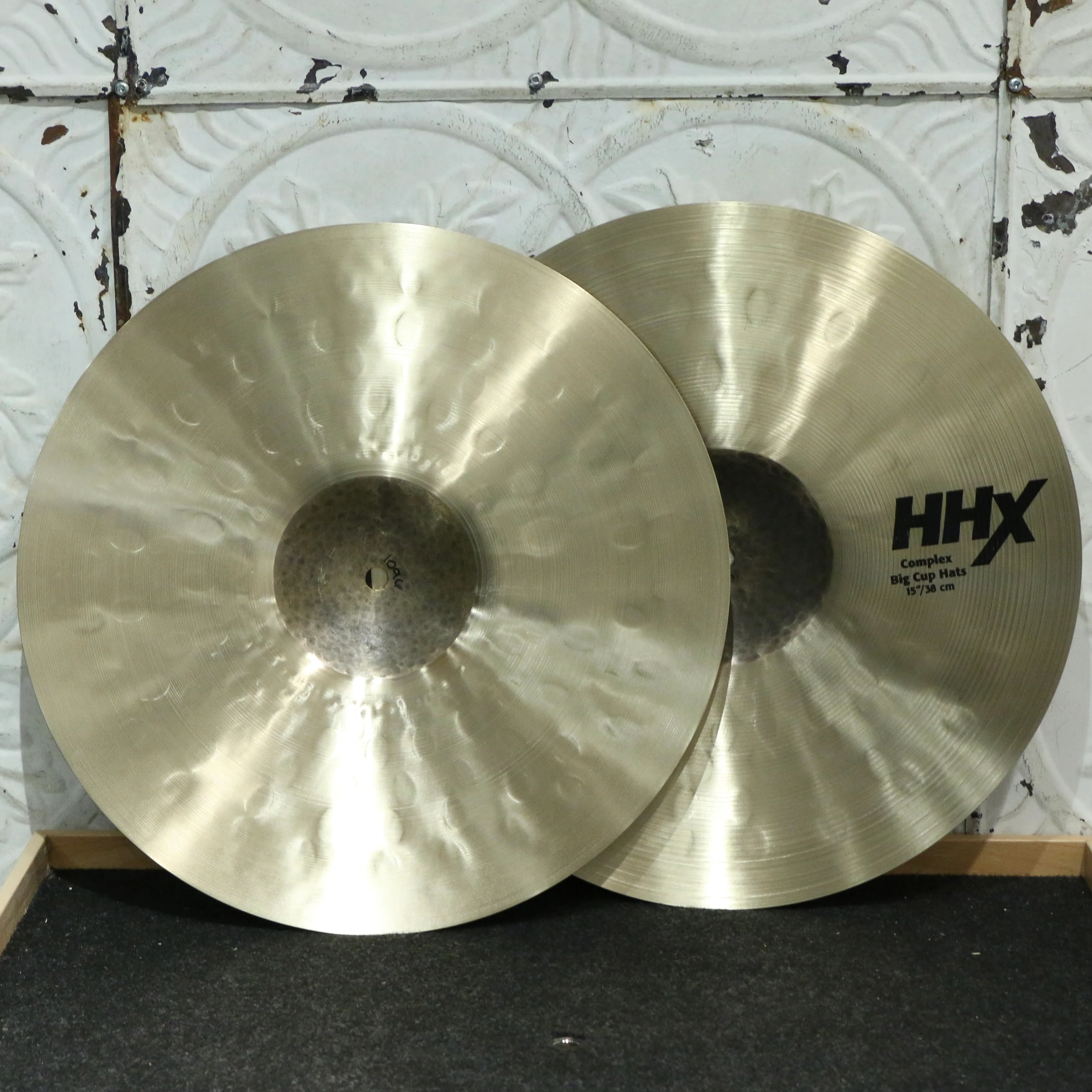 Sabian HHX Complex Medium Big Cup Hi-Hat Cymbals 15in (1096/1466g) - Image 2