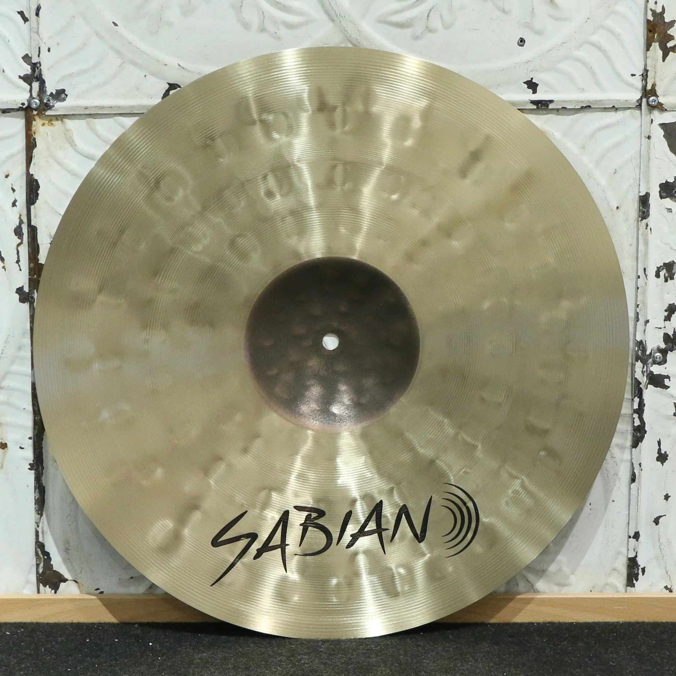 Sabian HHX X-Treme Crash Cymbal 18in (1354g) - Image 2