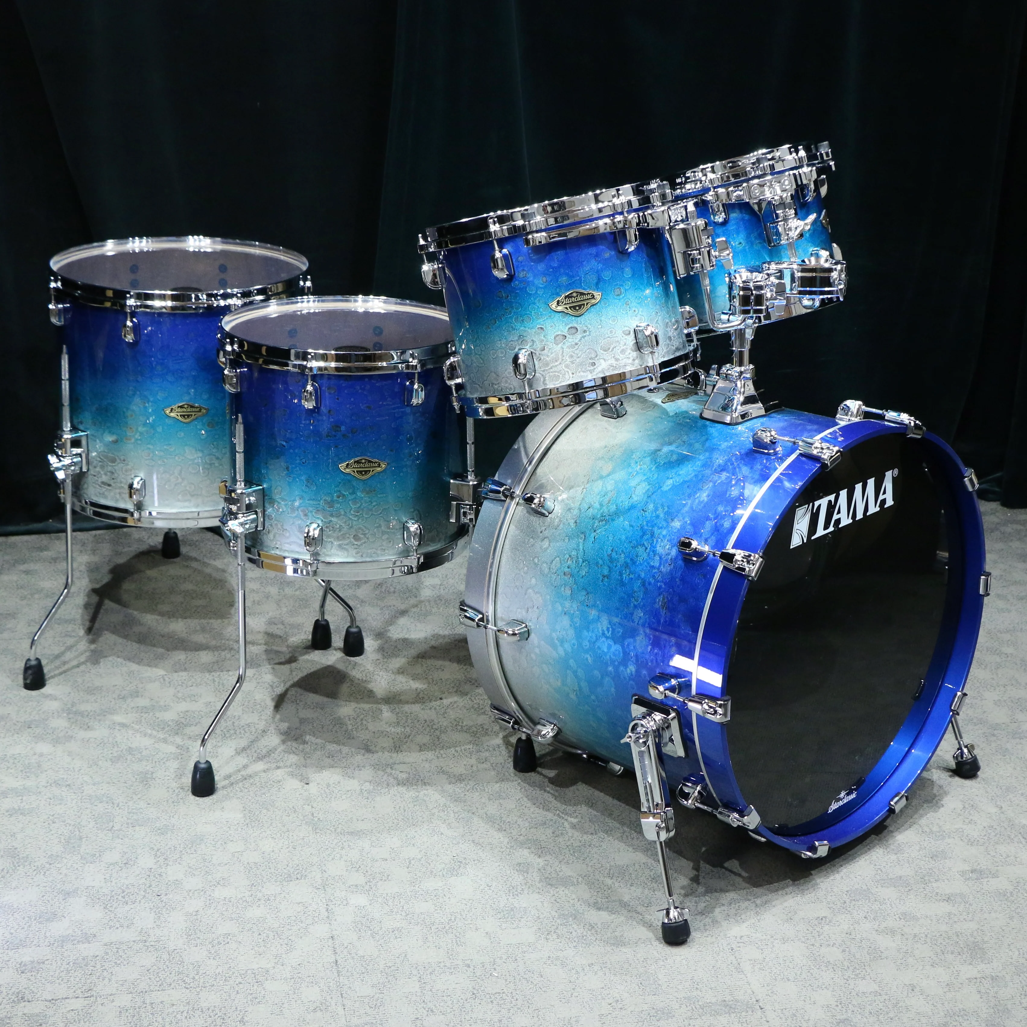 Tama Starclassic Walnut/Birch Drum Kit 22-10-12-14-16po - Molten Blue Ice Fade - Image 2